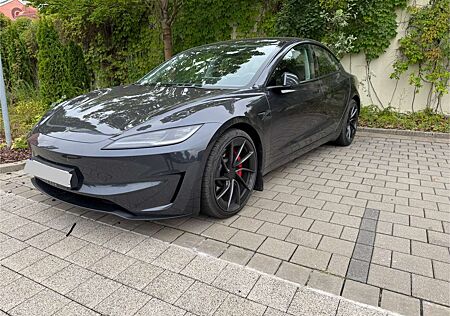 Tesla Model 3 Allradantrieb Dual Motor Performance