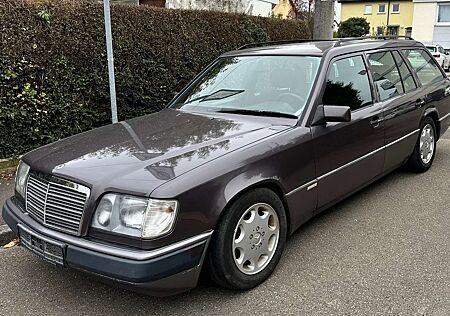 Mercedes-Benz E 300 300 TD Turbo
