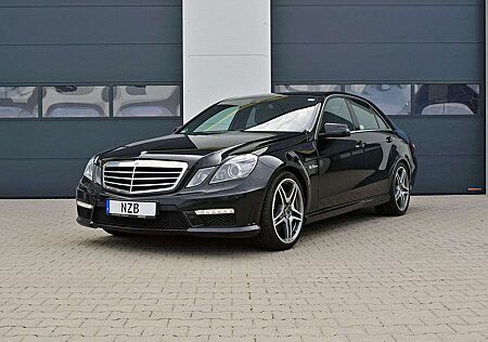 Mercedes-Benz E 63 AMG Performance Package SOFORT/scheckheftgepflegt