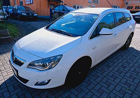 Opel Astra J Sports Tourer Innovation