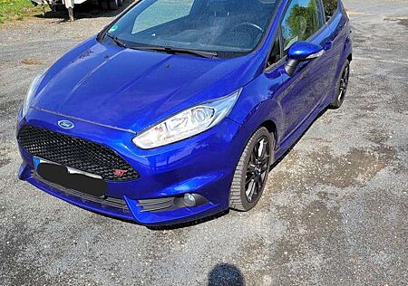 Ford Fiesta 1.6 EcoBoost mit Leder-Sport-Paket ST