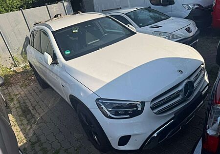 Mercedes-Benz GLC 300 e 4Matic Advanced AHK LED MBUX Navi DAB