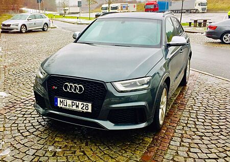 Audi RS Q3 2.5 TFSI quattro S tronic