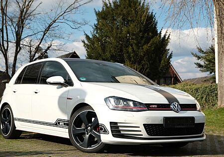 VW Golf Volkswagen VII Lim. GTI BMT DSG/ Scheckheftgepfl.