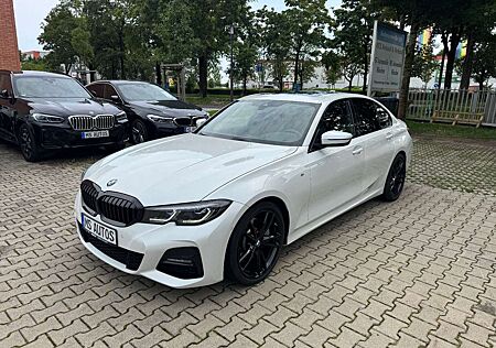 BMW 330 i MSport Aut*Glaas-Dach*Laser*Head Up*Kamera