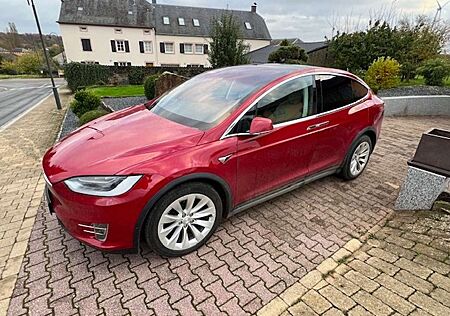 Tesla Model X 90D Allradantrieb