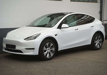 Tesla Model Y Long Range AWD *innen weiß*AHK*Matrix-LED*