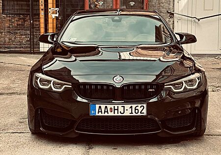 BMW M4 +Coupe+DKG+Competition