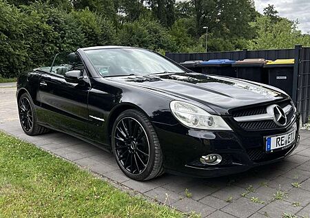 Mercedes-Benz SL 300 7G-TRONIC VOLLAUSSTATTUNG Scheckheftgepfl.