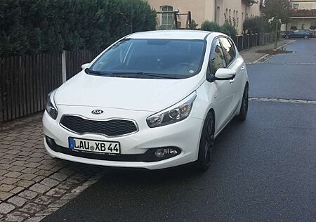 Kia Cee'd Ceed / 1.6 GDI Edition 7