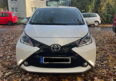 Toyota Aygo X-Play connect
