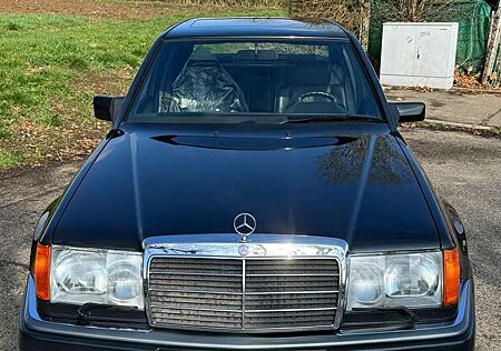 Mercedes-Benz E 500 500E Unrestauriert, niedrige KM, top Zustand