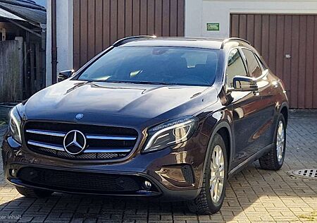 Mercedes-Benz GLA 200 Urban TÜV Neu