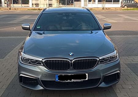 BMW 550 5er Touring Diesel M550d xDrive Touring Aut.