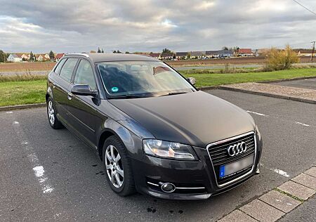 Audi A3 2.0 TDI Sportback DPF Attraction