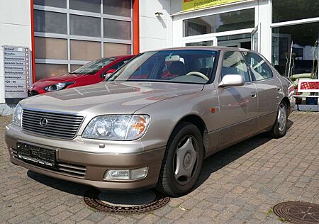 Lexus LS 400 4.0- V8, Familienbesitz seid 2007
