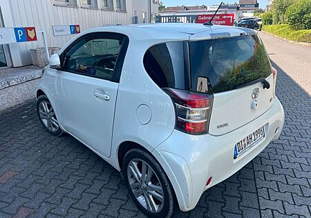 Toyota iQ +