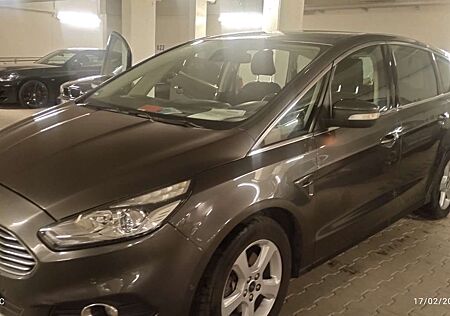 Ford S-Max 2.0 TDCi Titanium