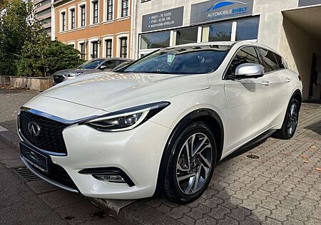 Infiniti Q30 d Premium, LED, Teilleder, Navi