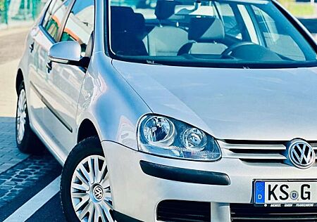 VW Golf Volkswagen 5 | 1.4 Benzin | 96000 Km Anhängerkupplung