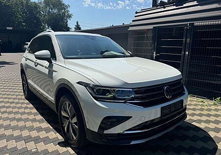 VW Tiguan Volkswagen Hybrid Elegance Pano Leder AHK