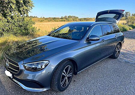 Mercedes-Benz E 220 d 4Matic T 9G-TRONIC Avantgarde