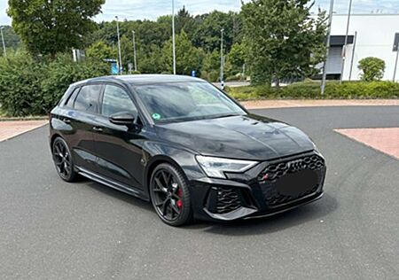Audi RS3 TFSI Limousine quattro S tronic