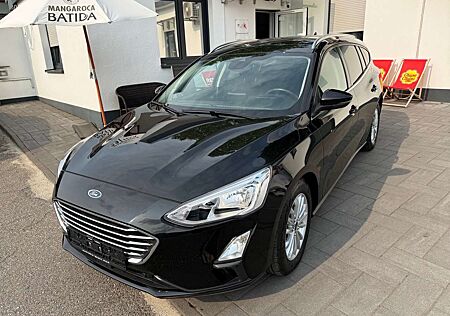 Ford Focus Titanium Head-Up Panoramaglasdach Sport-Sitze