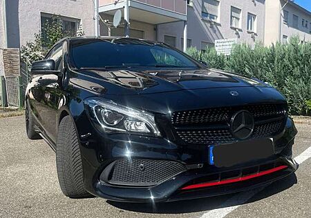 Mercedes-Benz CLA 250 Mercedes 4MATIC Schwarz AMG Line