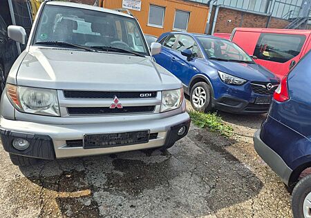 Mitsubishi Pajero Pinin Pajero Pinin  3-Türer 2.0 GDI Styling