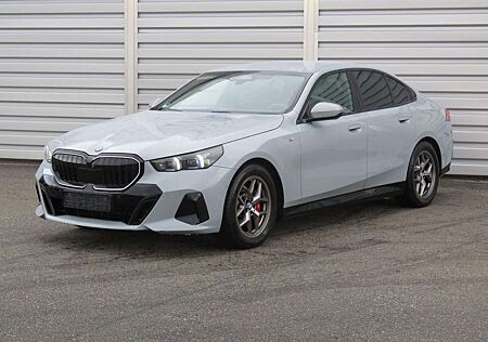 BMW 520 i Lim M Sport LED NAVI AHK 360° ST-HZ 1HD