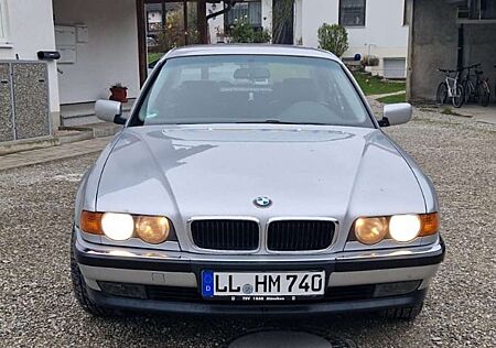 BMW 735i 735