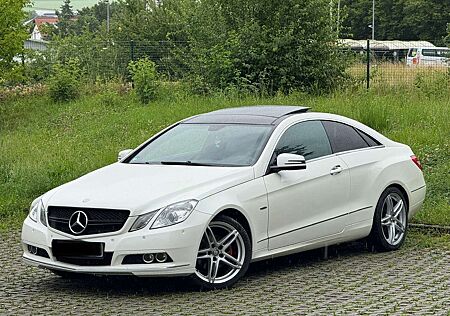 Mercedes-Benz E 200 CGI Coupe BlueEFFICIENCY Automatik Avantgarde