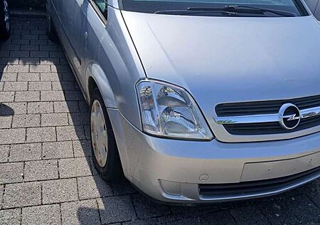 Opel Meriva 1.6 16V (Essentia)