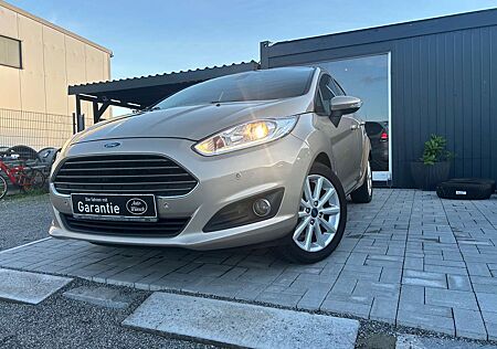 Ford Fiesta Titanium/ Kamere/PDC/Navi/ Bluetooth/Garantie