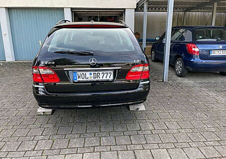 Mercedes-Benz E 220 T CDI Automatik Elegance