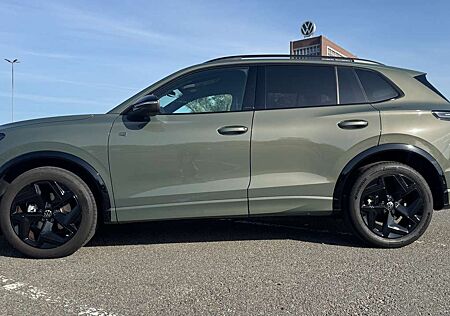 VW Tiguan Volkswagen Werksangehöriger | R-Line "Black-Style"