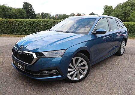 Skoda Octavia Combi First Edition Navi LED AHK Kamera
