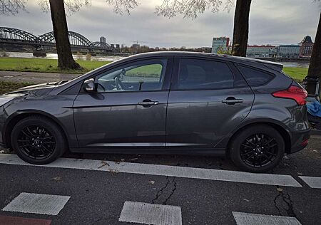 Ford Focus 1.0 EcoBoost Start-Stopp-System Business Edition