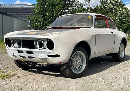 Alfa Romeo GT GTAM Breitbau - Basis GTV 2000