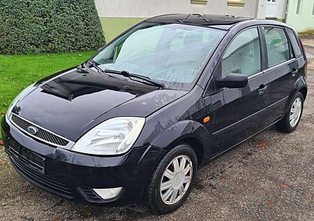 Ford Fiesta 1.4 Ghia Klima / Alu / ZV / GSD / 4 Türen