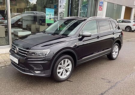 VW Tiguan Allspace Volkswagen 2.0 TDI DSG 4Motion R-Line/Pano