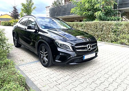 Mercedes-Benz GLA 180 7G-DCT SCORE!