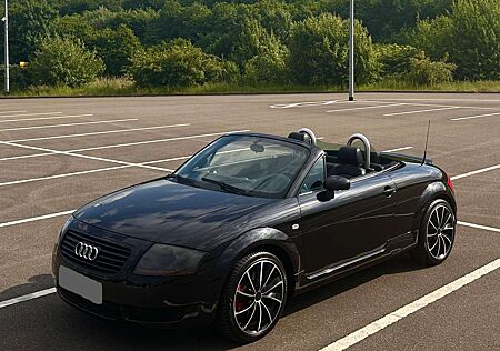 Audi TT Roadster 1.8 T SEHR SAUBER TEMPOMAT KLIMAAUTOMATIK