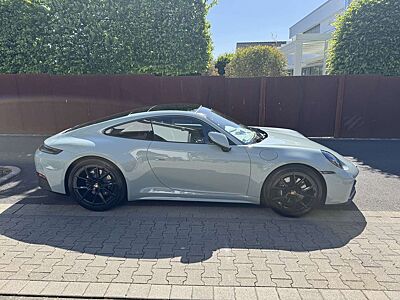 Porsche 992 911 Carrera  Modell 992.2 shadegreenmetallic
