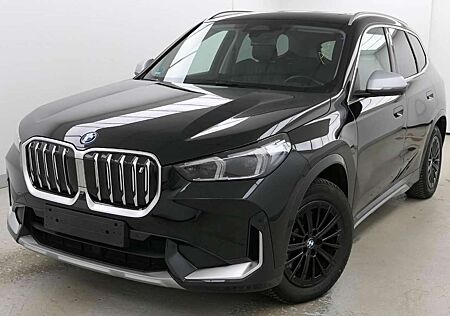 BMW iX1 30 xDrive xLine Leder_Panorama_HarmanKardon_Headup