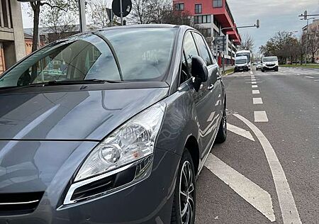 Peugeot 5008 HDI FAP 150 Family