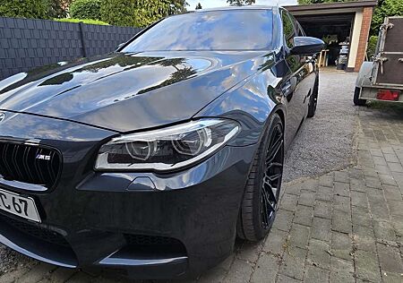 BMW M5 DKG Competition