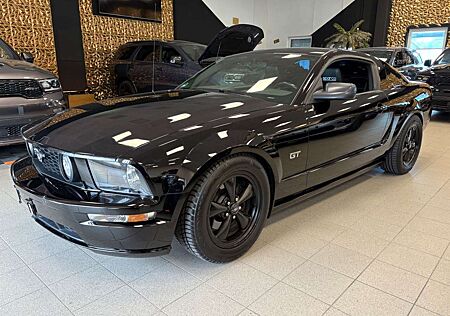 Ford Mustang 4.6 V8/All Black/Handschalter/Leder/LPG