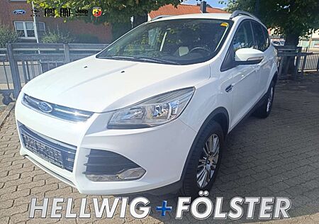 Ford Kuga TITANIUM KLIMAAUTOMATIK / LMF / PDC / WINTER-PAKE
